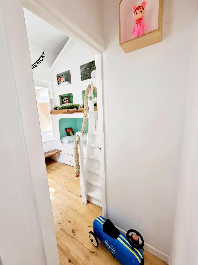 Quirky Seaside Family Cottage Walk To The Waves! Brighton Exteriör bild
