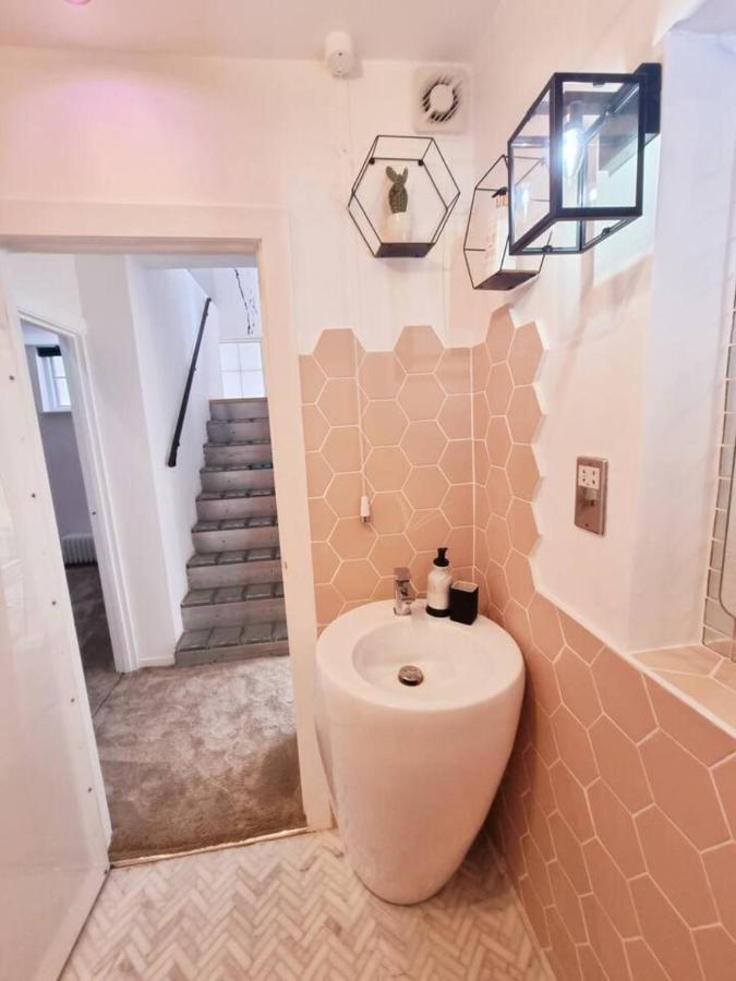 Quirky Seaside Family Cottage Walk To The Waves! Brighton Exteriör bild